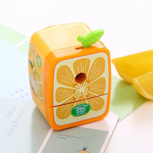 Fruit Cute Pencil Sharpener Manual Deli Crank Mechanical Accessories Desk Stationery School Supplies Office School Sharpene 0671